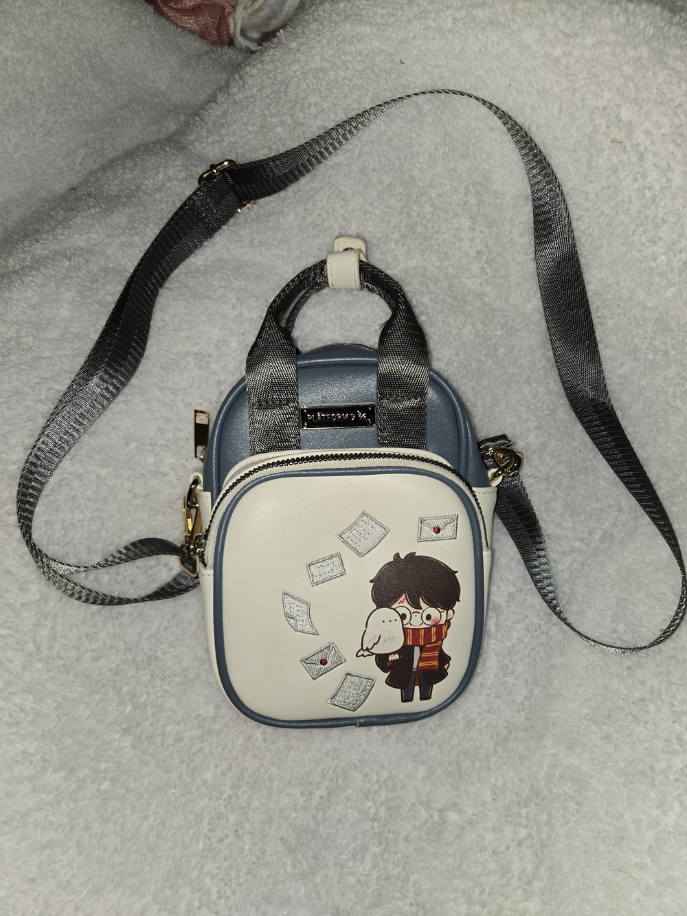 Bioworld Cream and Blue Harry Potter Character Crossbody Bag - Picture 2 of 15